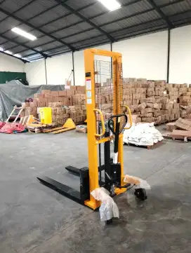 Hand Stacker Kapasitas 2 Ton Lifting 1.6 Meter