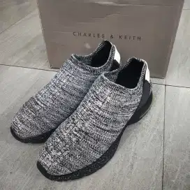 Sepatu Charles and Keith Knitted Slip On Sneakers Sepatu Pergi Kasual