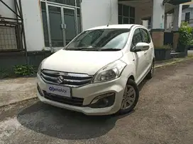 like new - SUZUKI ERTIGA 1.3 HYBRID ZDI SOLAR M/T 2017 PUTIH