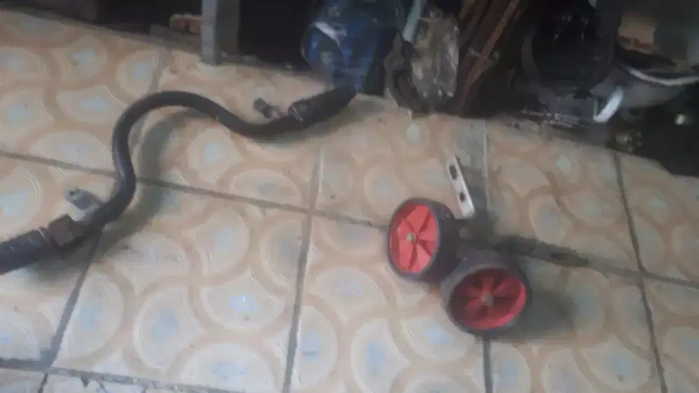 Slhkn plh slh 1 dr pustep tambah atau se psg roda bantu sepeda murah2