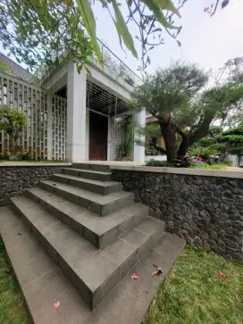 Dijual Rumah Mewah De Park BSD Pool Siap Huni Lingkungan Asri Nyaman