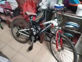 Di jual sepeda polygon model sohk