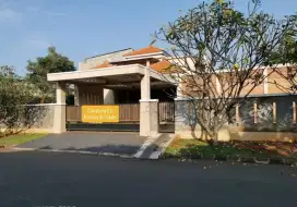 Rumah asri Bintaro Jaya Sektor 9, tanah luas jalan depan lebar