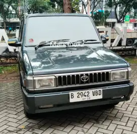 Toyota Kijang Grand Extra (LGX) ISTIMEWA