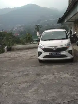 Jasa sewa mobil dan driver