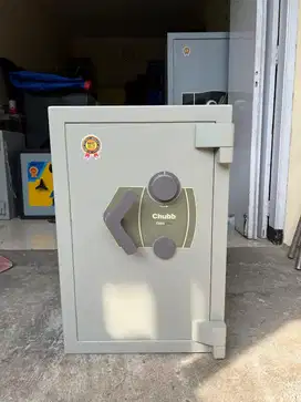 brankas bekas merk chubb original istimewa siap pakai