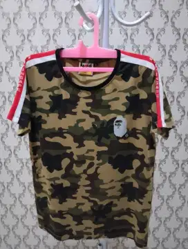 Preloved T-shirt anak A Bathing APE
