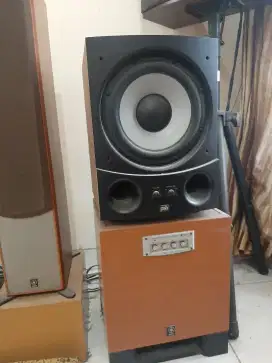Dijual satu set home theater dan karaoke