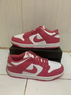 Sepatu Nike Dunk Low Archeo Pink