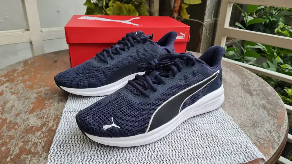 Sepatu running puma transport modern original resmi