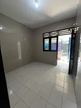DIkontrakkan kontrakan kost rumah setu 3 petak Tangsel Taman Tekno