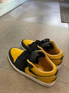 Nike Air Jordan 1 Low Yellow Black uk. 43