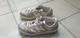 Sepatu NB 300 jual cepat