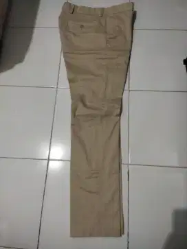 Celana panjang slimfit