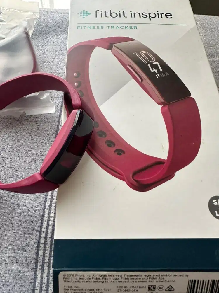 Fitbit Inspire Fitness Tracker & Garmin Instinct 1 Biru