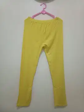 Celana Leging Wanita Spandek Adem