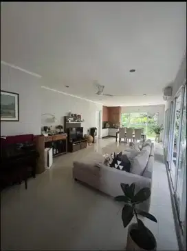 Dijual Rumah Mewah De Park BSD Lingkungan Asri Nyaman Strategis