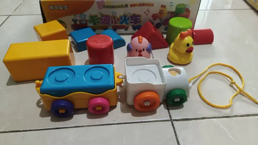 Mainan bayi kereta balok