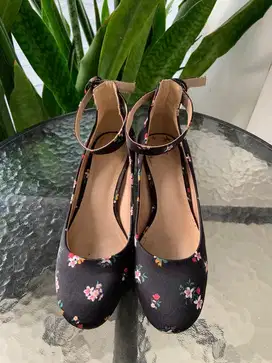 Preloved sepatu wanita H&M