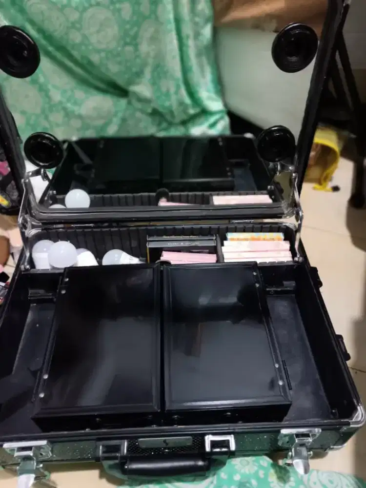 Preloved koper makeup / beautycase bermerk