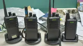 3 HT Bruno CX-2 +1  wln 4 pcs UHF semua . frekwensi terbaca