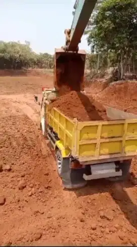 TANAH MERAH SUPER SATU DUMPTRUK