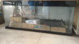 Aquarium untuk ikan hias