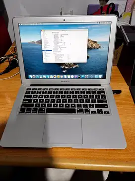 Macbook air 2015 core i5 1.6Ghz ram 8gb ssd 128gb 13” mulus bebas dent