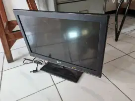 Tv LCD merk LG, masih bagus, minus remote