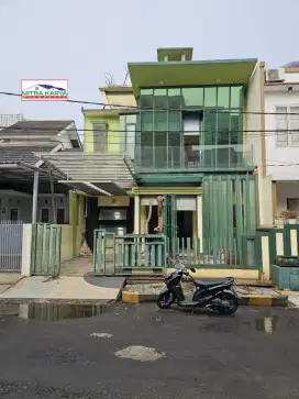 rumah 3 lantai berkelas harga murah di Galaxy, bekasi selatan