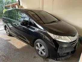 DIJUAL CEPAT HONDA ODYSSEY 2.4 TIPE S TAHUN 2014