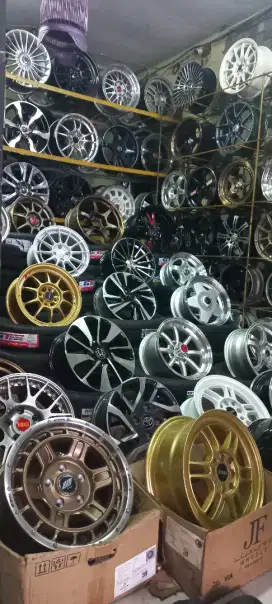 Velg dan ban baru Ring 14. Bisa cicilan home kredit Indonesia