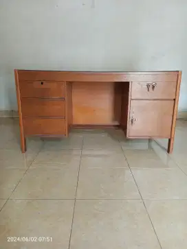 Meja Kerja Kantor