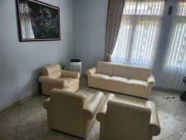 Sofa ruang tamu