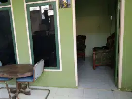 Di kontrakan Rumah Tinggal