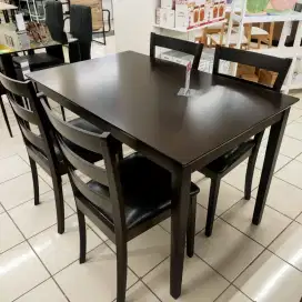 Meja makan minimalis coklat