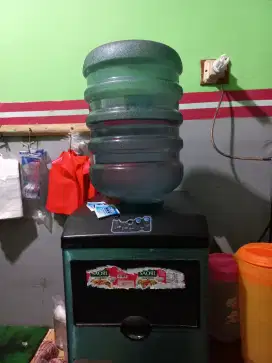 Mesin ice maker latina kapasitas 30kg