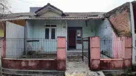Jual Dua Rumah Berdekatan