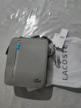 Tas Selempang Lacoste
