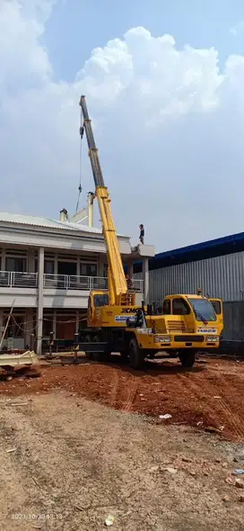 XCMG 25 Ton Mobile Crane