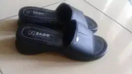 Sandal wanita merk Zado uk39 masih bagus