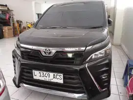 Toyota Voxy 2018 PMK 2019 AT Bensin Istimewa.