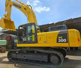 Dijual Excavator Komatsu PC300-8M0 Tahun 2017