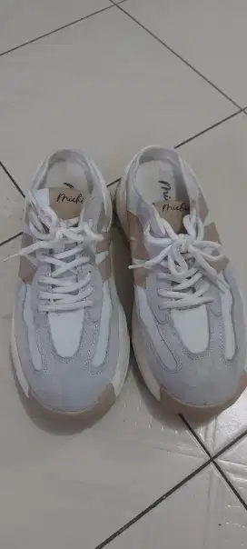 Sepatu Michie preloved ukuran 40