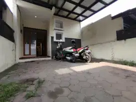 Rumah dijual di Arcamanik 2 lantai cocok untuk tempat tinggal/usaha