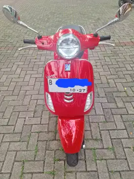 Vespa LX 125cc, warna favorit MERAH