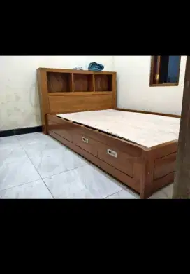 Dipan Kayu Jati