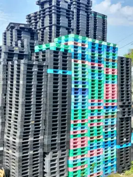 Pallet plastik baru dan bekas