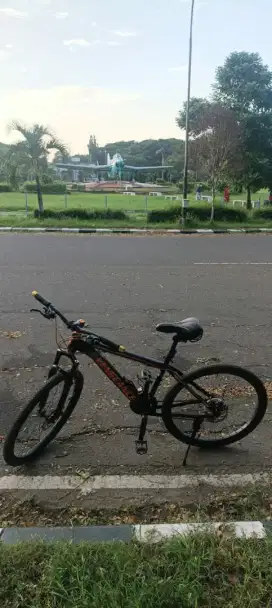 MTB normal ukuran 29 siap pakai kondisi masih bagus