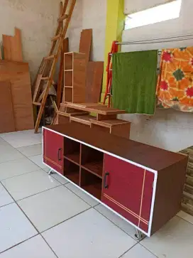 lemari TV sederhana dan serbaguna